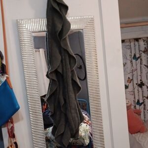 💜 3/$15💜Super Soft Gray Ruffled Infinity Scarf